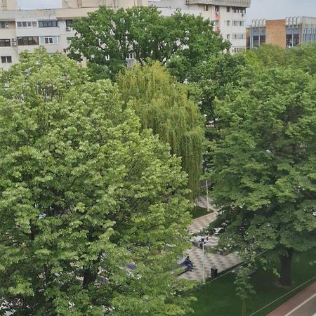 Apartament Cu 2 Camere Spatioase In Centrul Orasului - Andrei Брэила Экстерьер фото