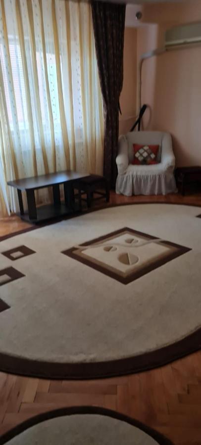 Apartament Cu 2 Camere Spatioase In Centrul Orasului - Andrei Брэила Экстерьер фото